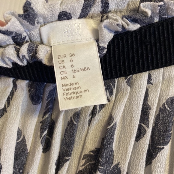 H&M High waisted feather print midi skirt - Picture 3 of 4